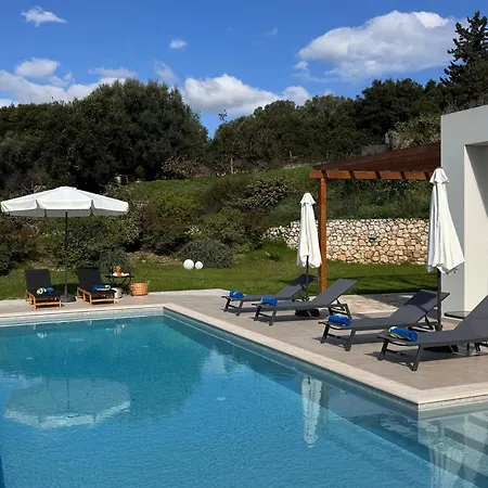 Paradisio Villa Efl